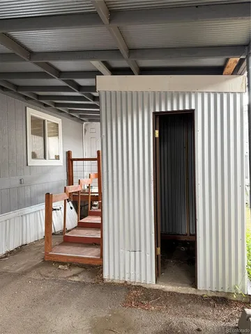 a view of an outdoor space