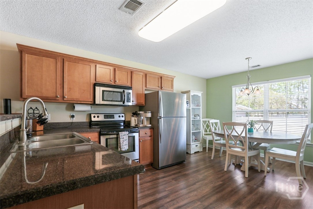 162 Burton Road Savannah, GA 31405 - Photo 7 of 32 Gallery Image 7