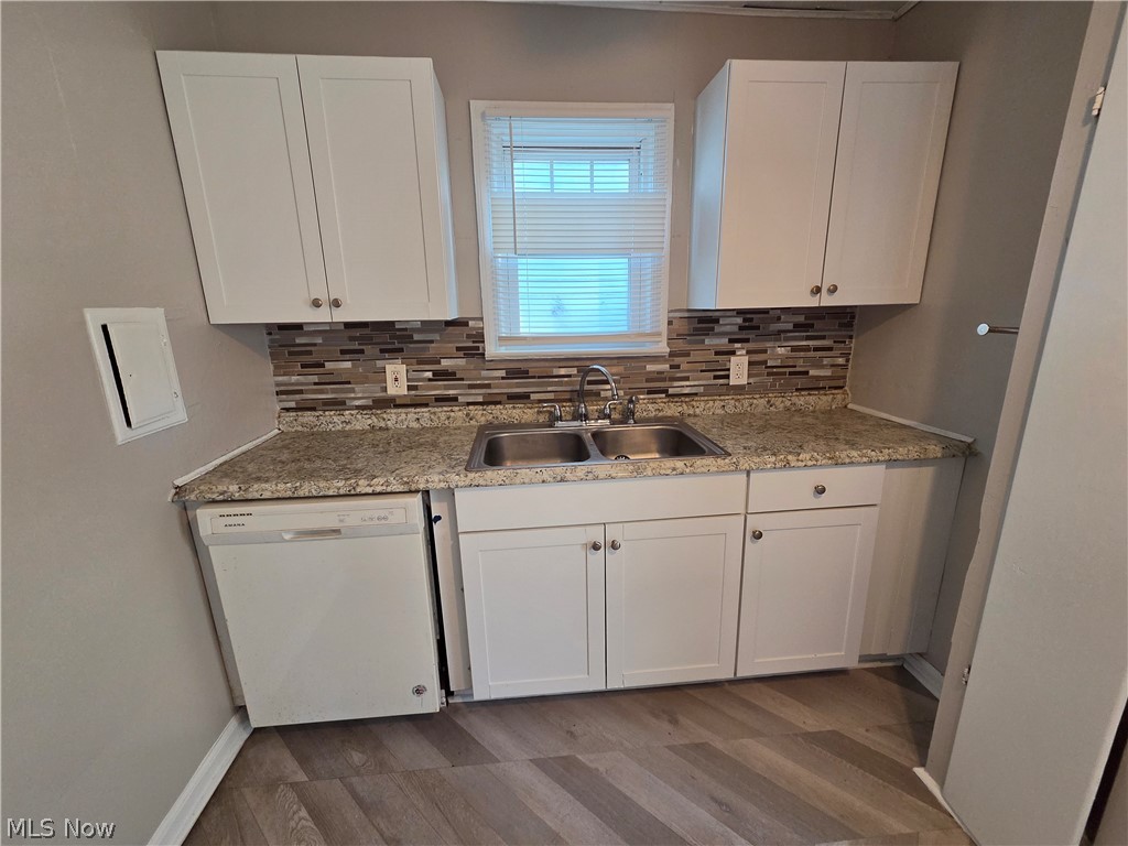 994 Yellowstone Road Cleveland, OH 44121 - Photo 4 of 12