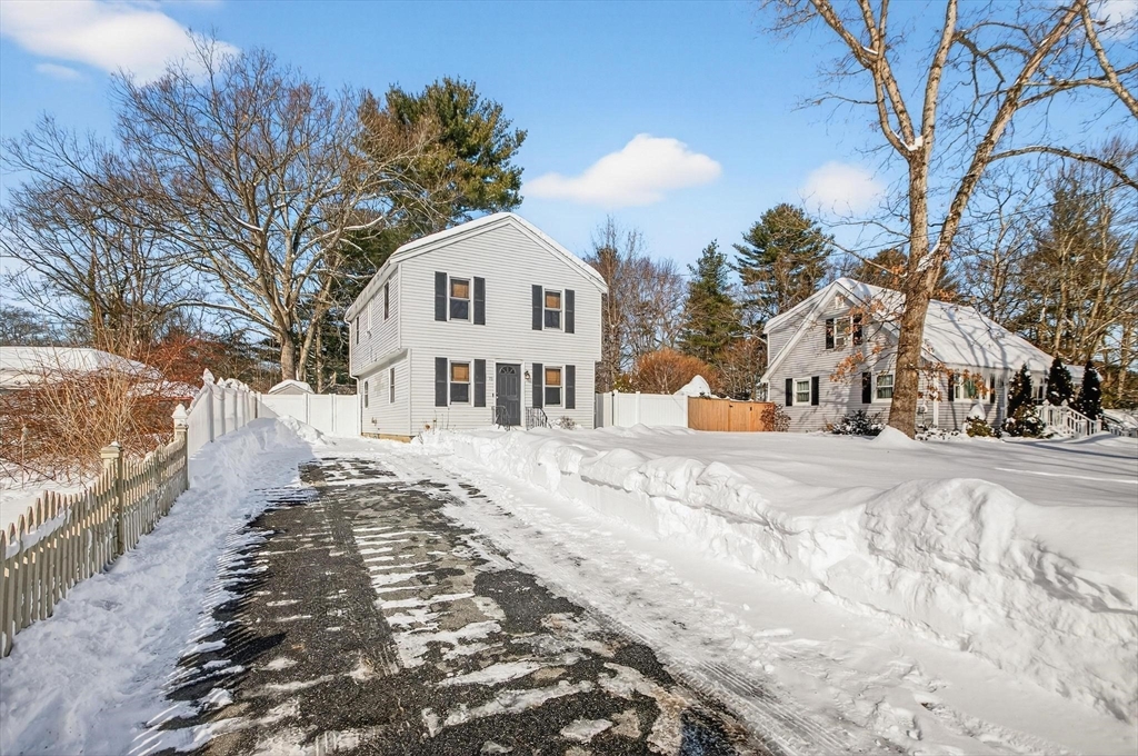 15 Primrose Road Billerica, MA 01821 - Photo 5 of 42 Gallery Image 5
