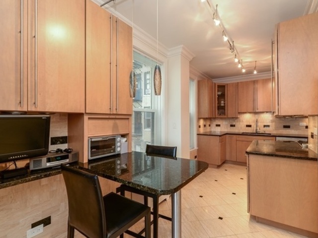 3100 North Sheridan Road, Unit 10A Chicago, IL 60657 - Photo 11 of 20