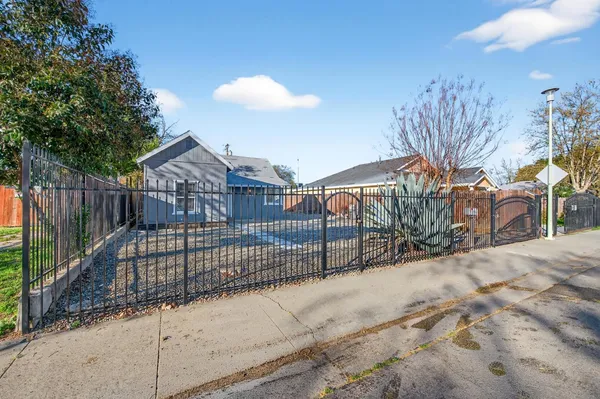 $394,000 | 3813 23rd Avenue, Sacramento, CA 95820