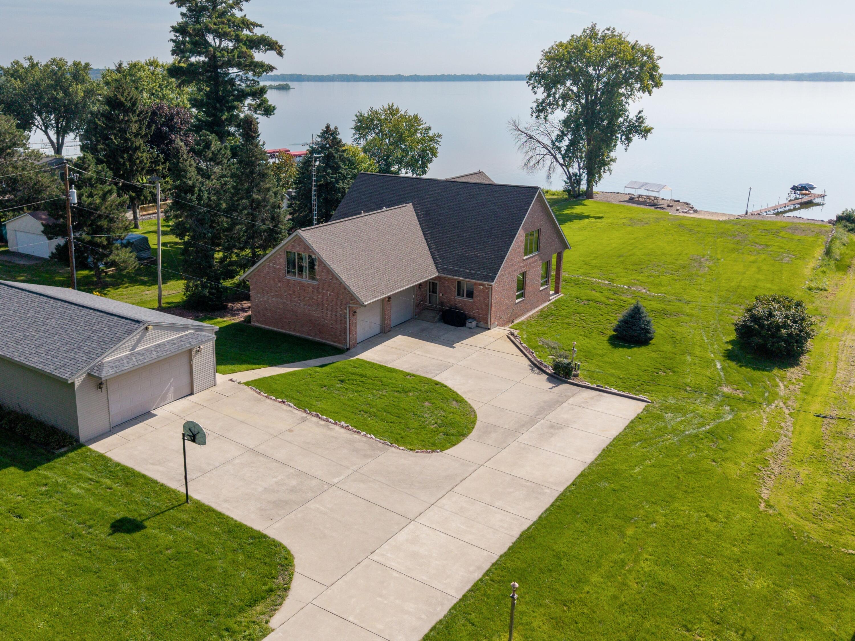 N1574 Joyce Road Fort Atkinson, WI 53538 - Photo 9 of 42 9) 76401-6a9113ac51ffc