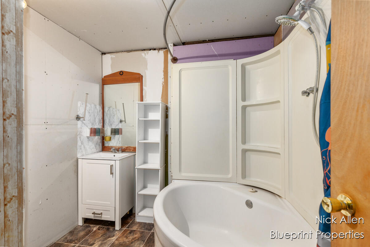 510 West Oak Ridge Greenville, MI 48838 - Photo 13 of 25 IMG_1012