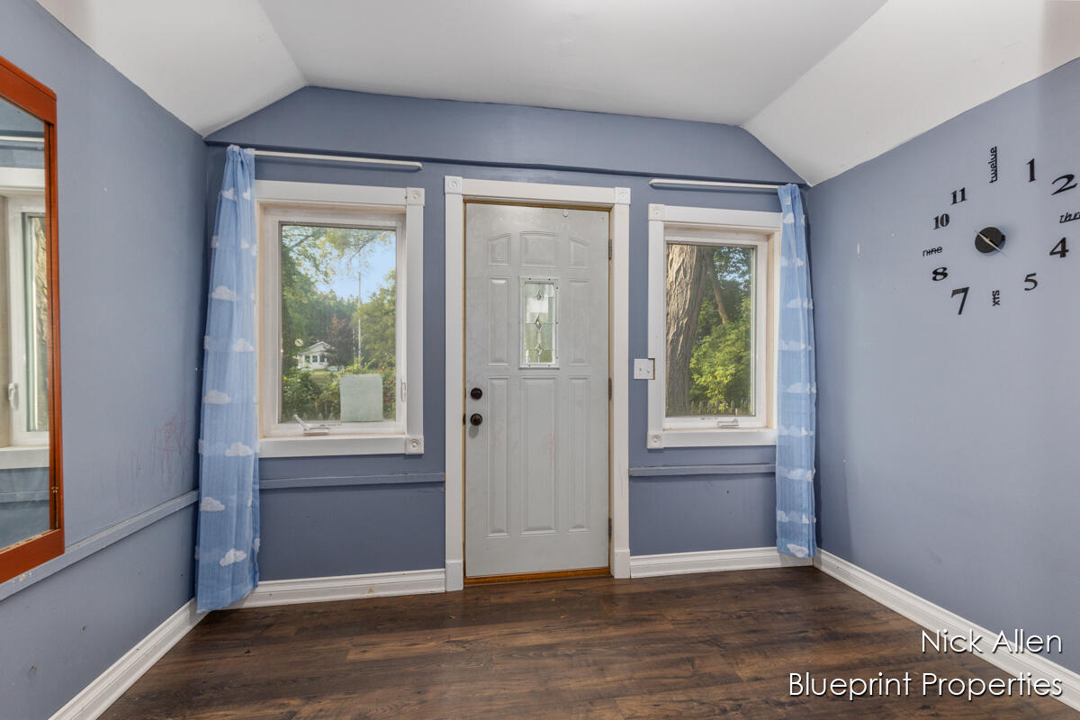 510 West Oak Ridge Greenville, MI 48838 - Photo 3 of 25 IMG_1002