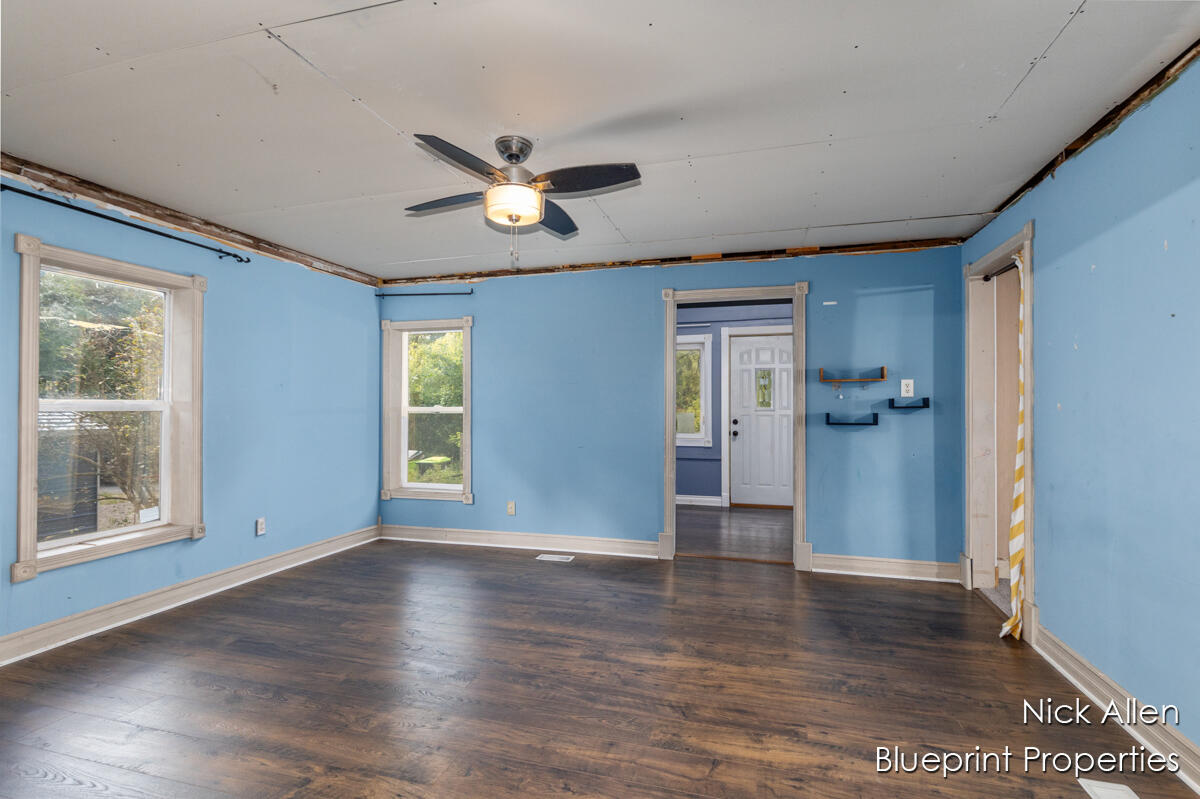 510 West Oak Ridge Greenville, MI 48838 - Photo 4 of 25 IMG_1003