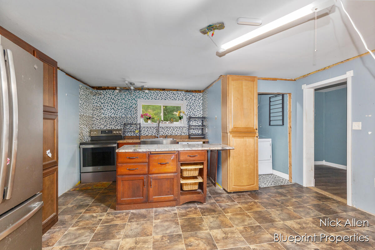 510 West Oak Ridge Greenville, MI 48838 - Photo 6 of 25 IMG_1005