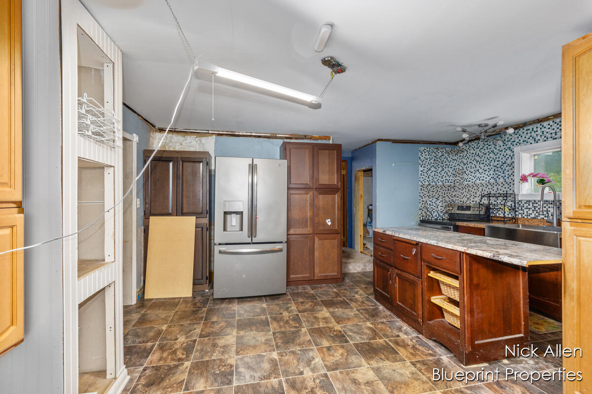 510 West Oak Ridge Greenville, MI 48838 - Photo 7 of 25 IMG_1006