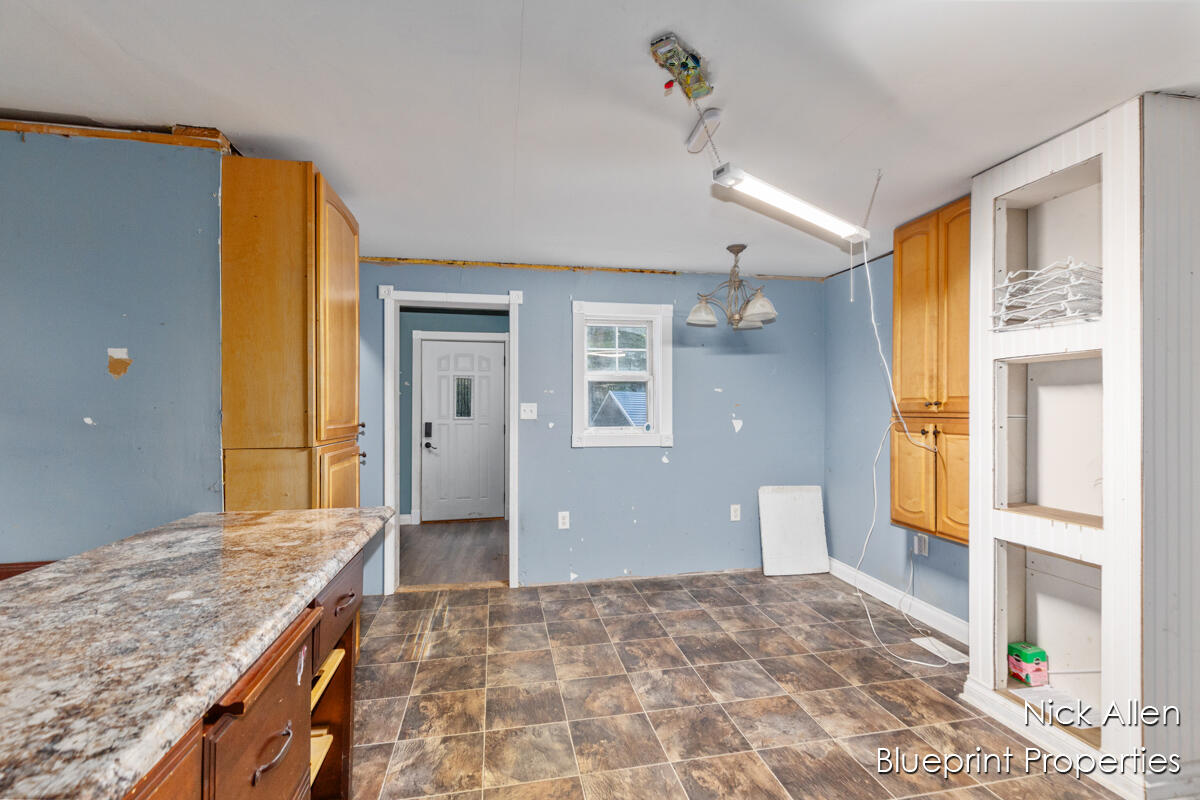 510 West Oak Ridge Greenville, MI 48838 - Photo 8 of 25 IMG_1007