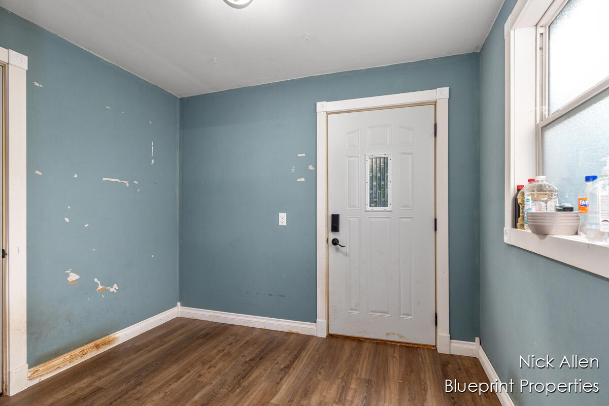 510 West Oak Ridge Greenville, MI 48838 - Photo 9 of 25 IMG_1008