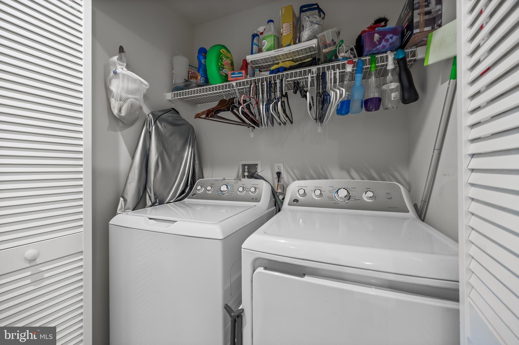 177 Nathan Drive Cinnaminson, NJ 08077 - Photo 30 of 42 a utility room with dryer and washer