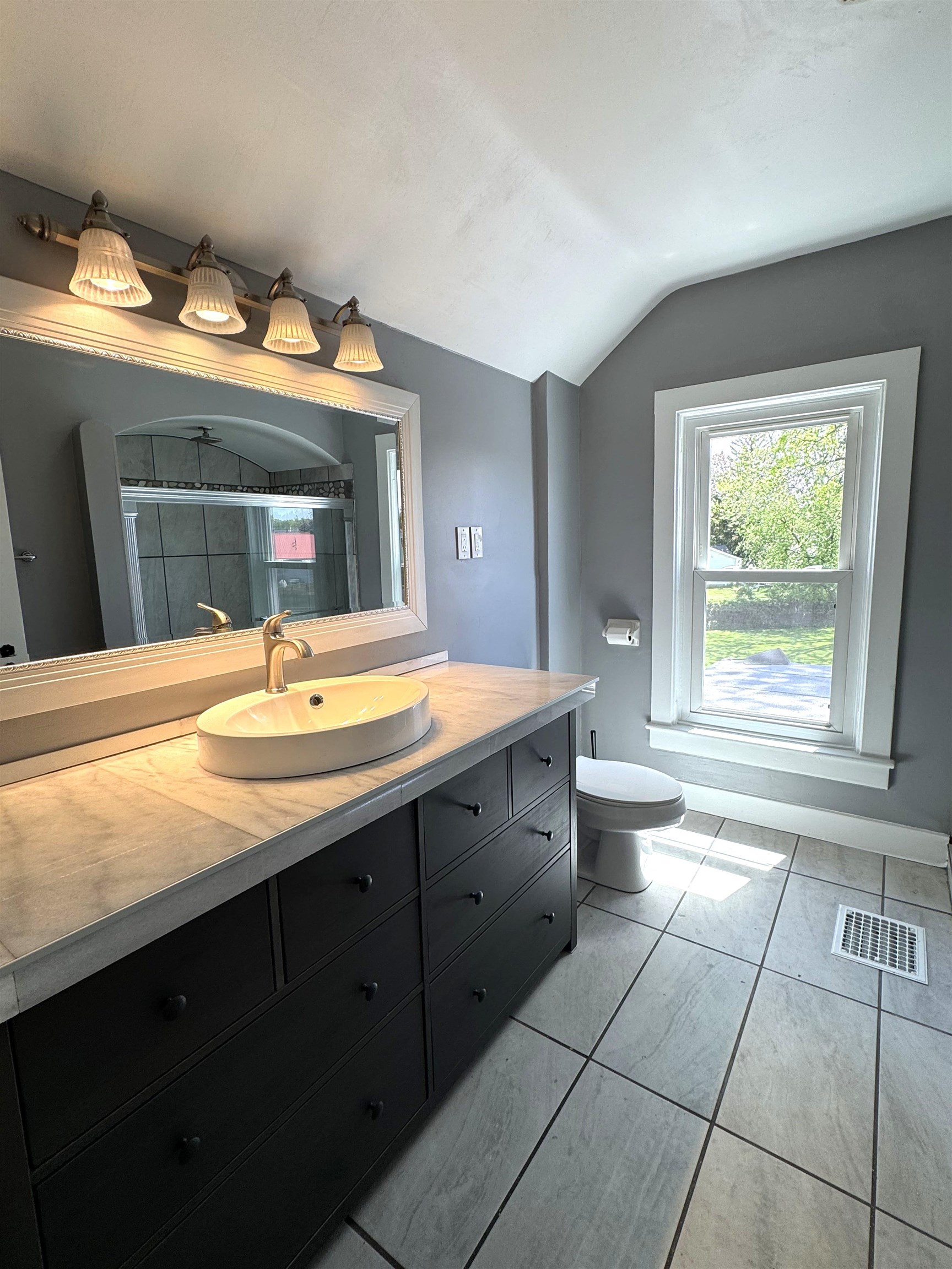 1341 West 2nd Street Appleton, WI 54914 - Photo 23 of 32