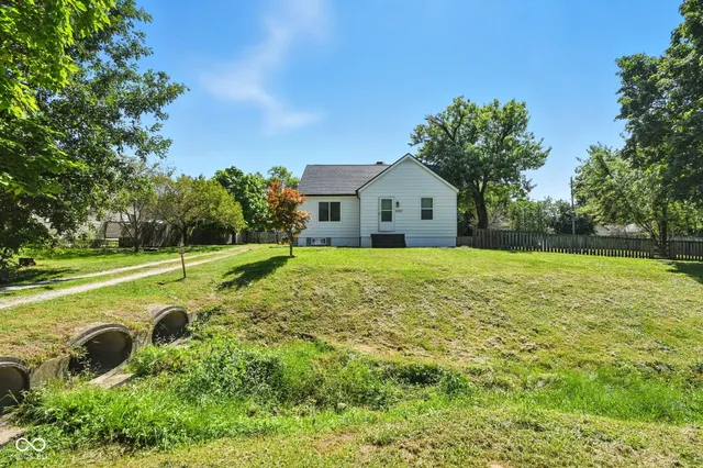 $260,000 | 1321 South Edgecombe Avenue, Indianapolis, IN 46227