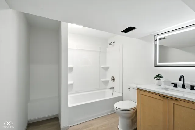 $260,000 | 1321 South Edgecombe Avenue, Indianapolis, IN 46227