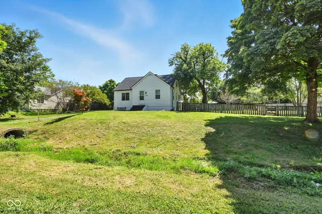 $260,000 | 1321 South Edgecombe Avenue, Indianapolis, IN 46227