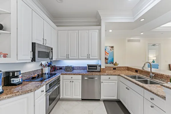 $3,425,000 | 611 White Pelican Way, Jupiter, FL 33477