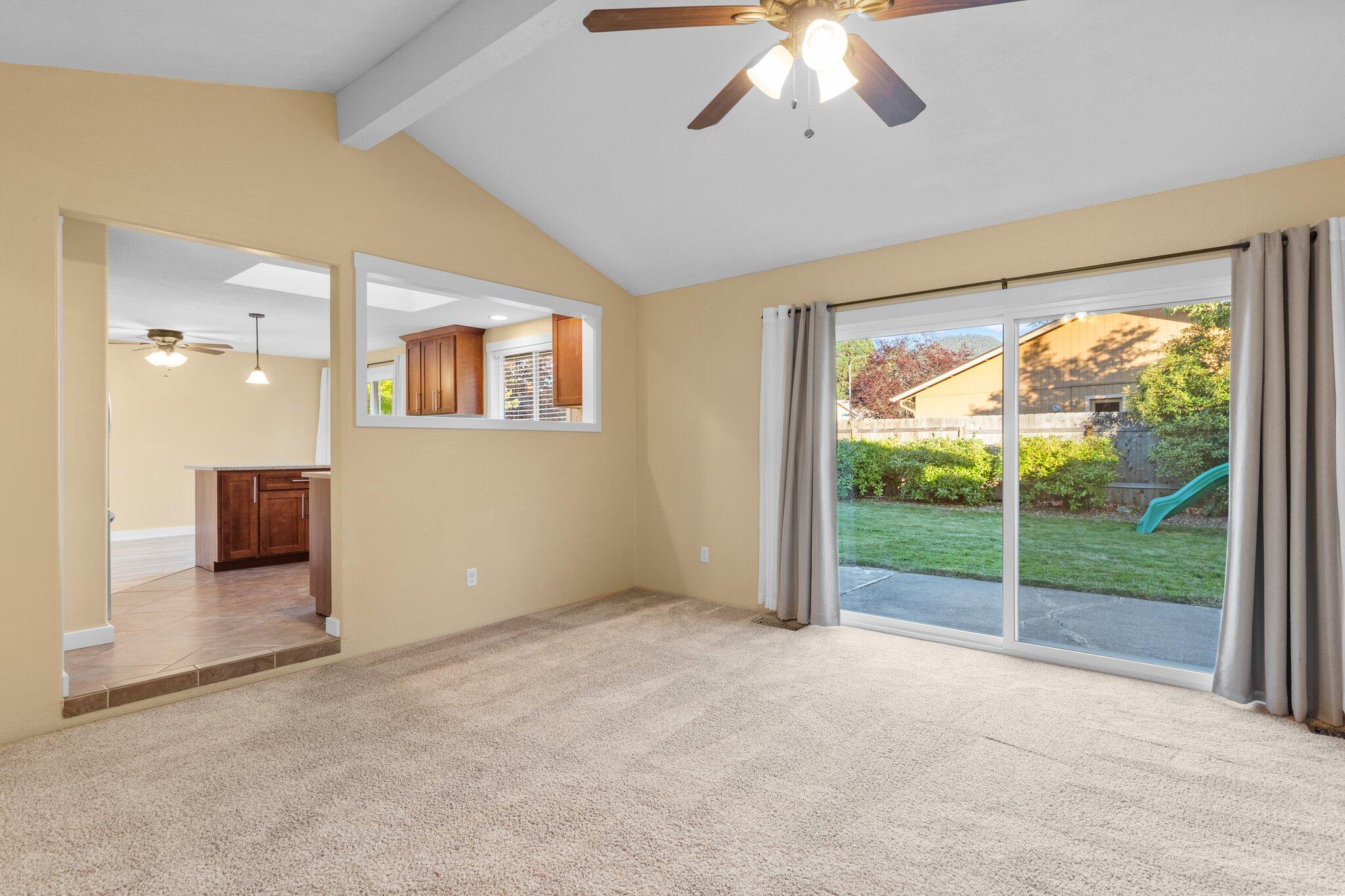 2894 Aldersgate Road Medford, OR 97504 - Photo 8 of 27 9-web-or-mls-WCIL0020