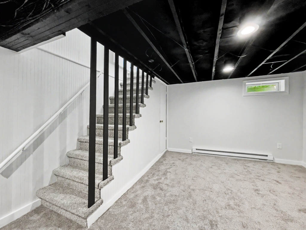 206 Treetop Avenue Springfield, MA 01118 - Photo 17 of 32