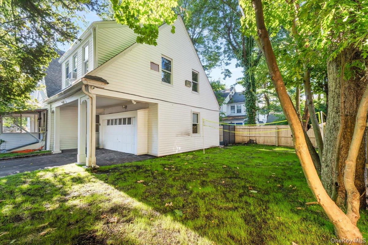 19 Gilchrest Road Great Neck, NY 11021 - Photo 27 of 31 Gallery Image 27