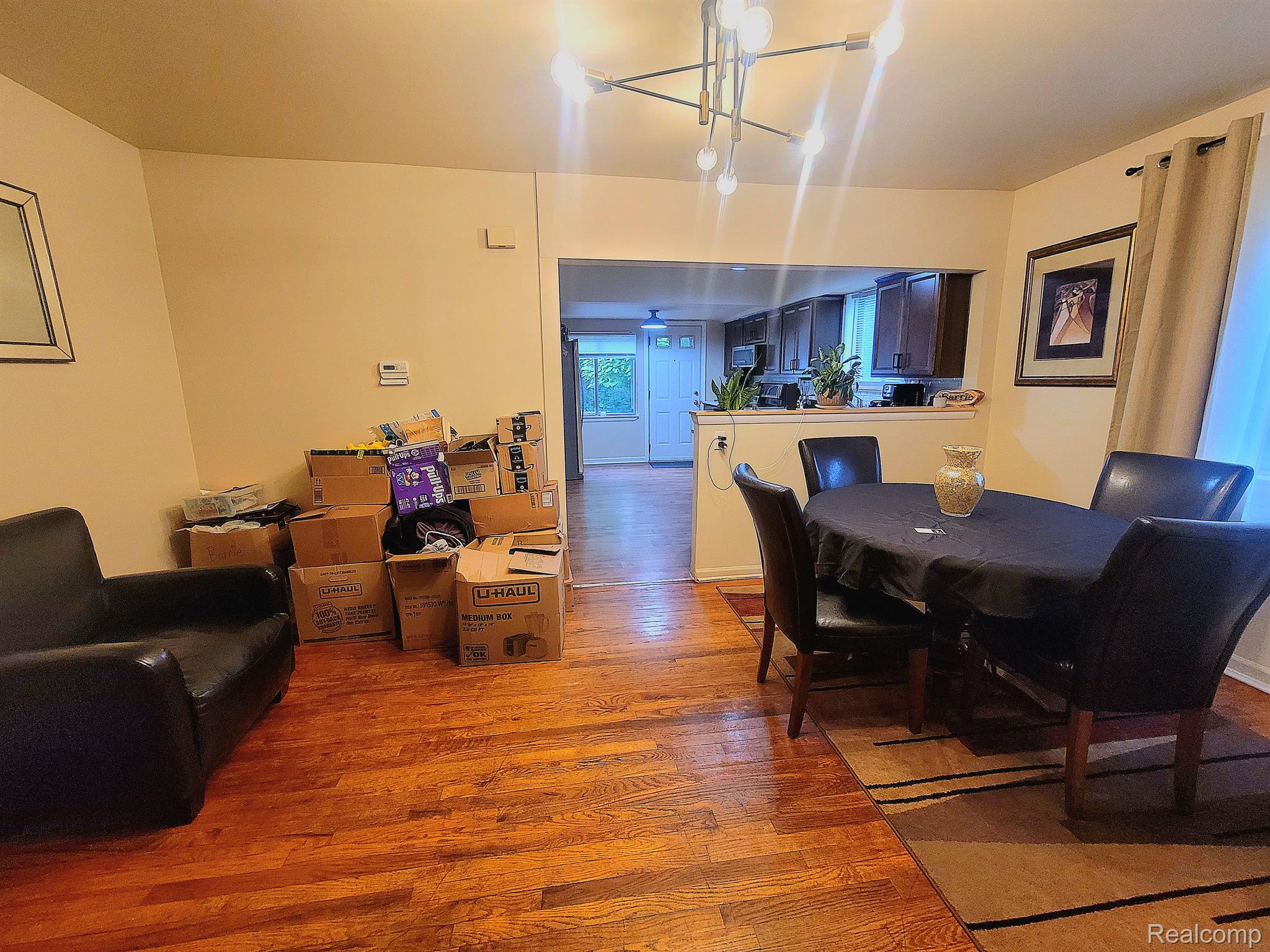 21188 Berg Road Southfield, MI 48033 - Photo 10 of 23 Gallery Image 10