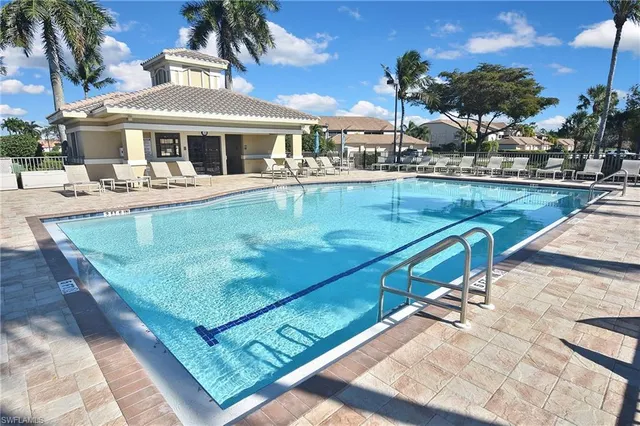 $379,900 | 8570 Cedar Hammock Circle, Unit 812, Naples, FL 34112
