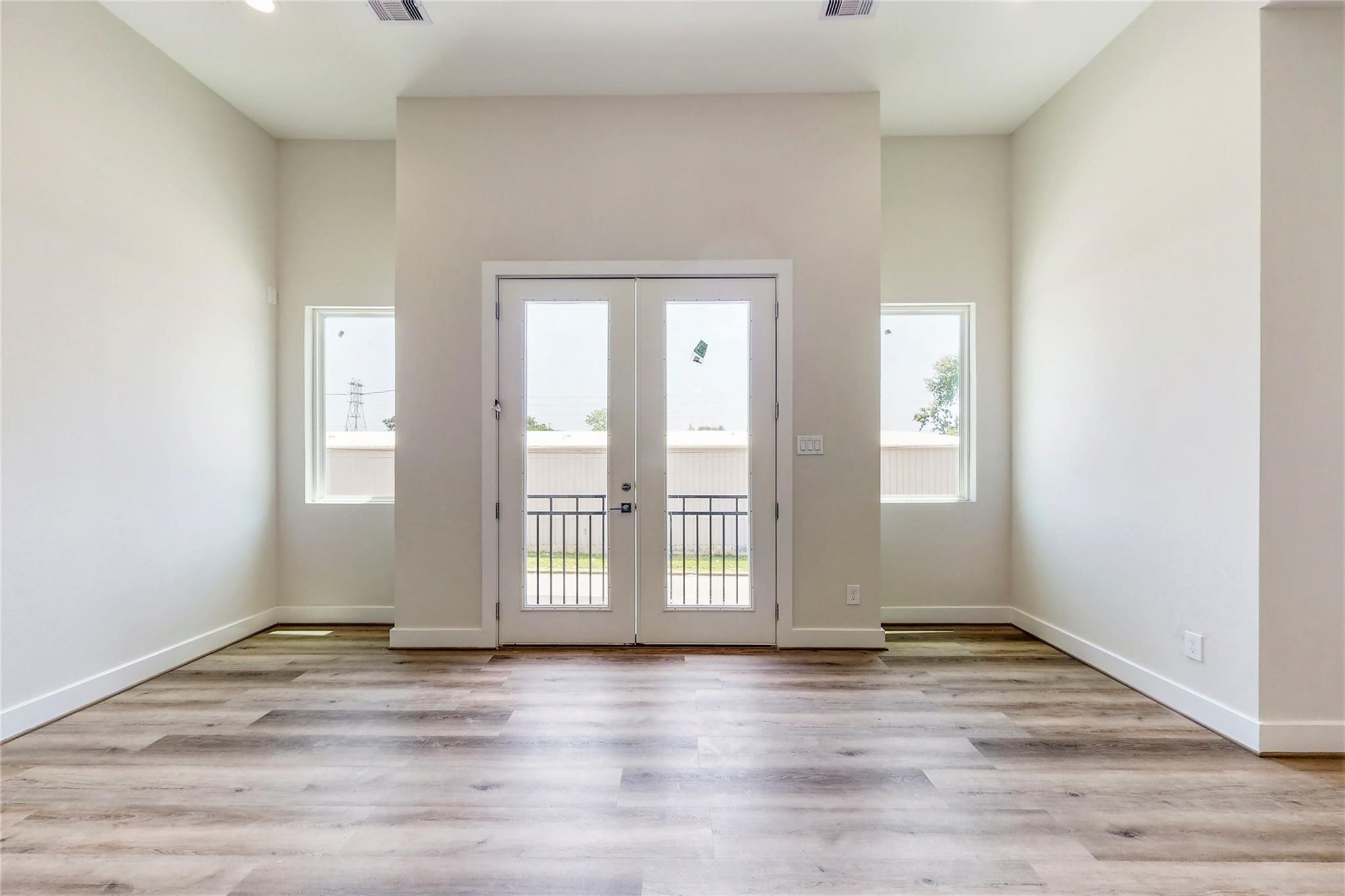 3405 Terry Street Houston, TX 77009 - Photo 1 of 9 Living area/balcony view