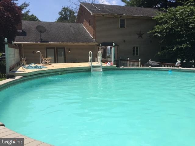 16702 Sterling Road Williamsport, MD 21795 - Photo 23 of 30 27 ft Pool