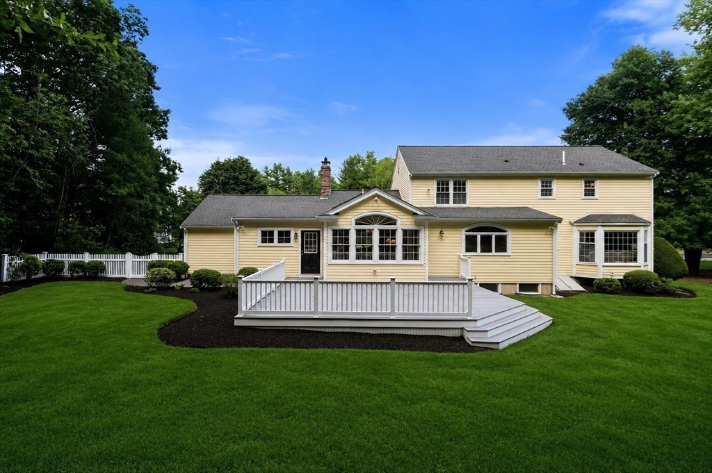 27 Oriole Road Medfield, MA 02052 - Photo 2 of 42