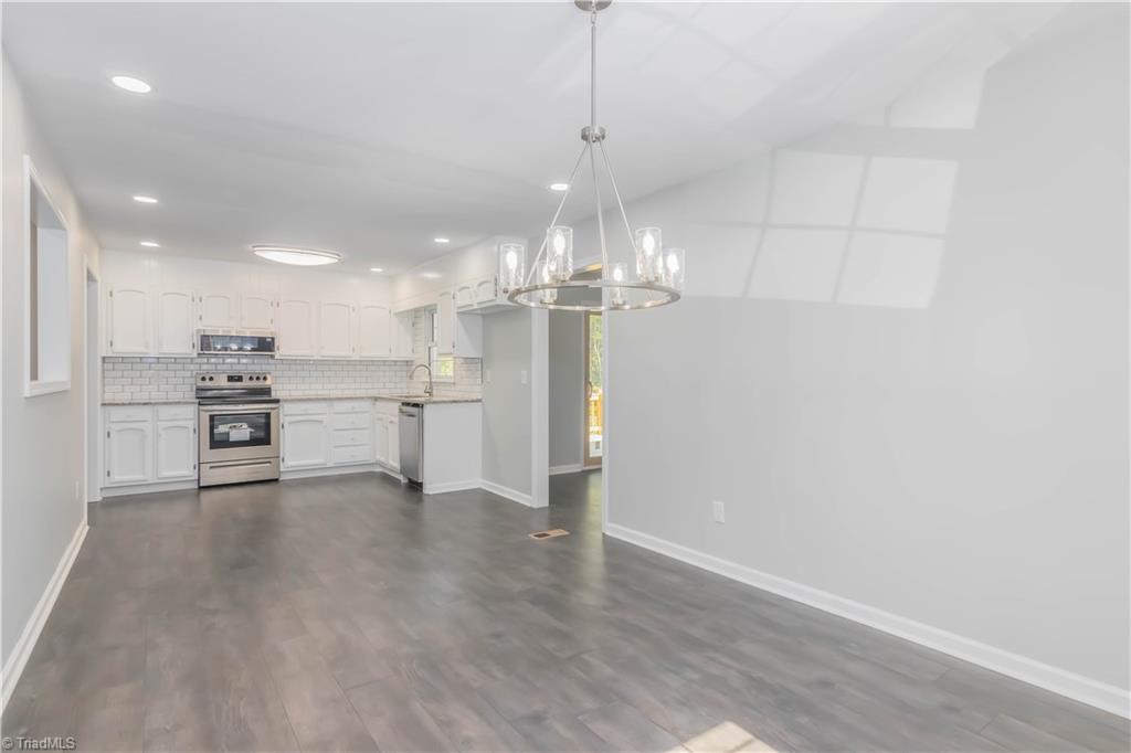 3206 Dillon Road Jamestown, NC 27282 - Photo 11 of 30 Dining room looking onto the kitchen