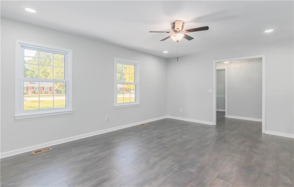 3206 Dillon Road Jamestown, NC 27282 - Photo 10 of 30 Gallery Image 10