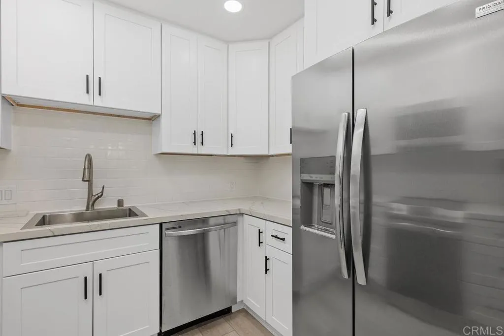 889 Bracero Road Encinitas, CA 92024 - Photo 11 of 59