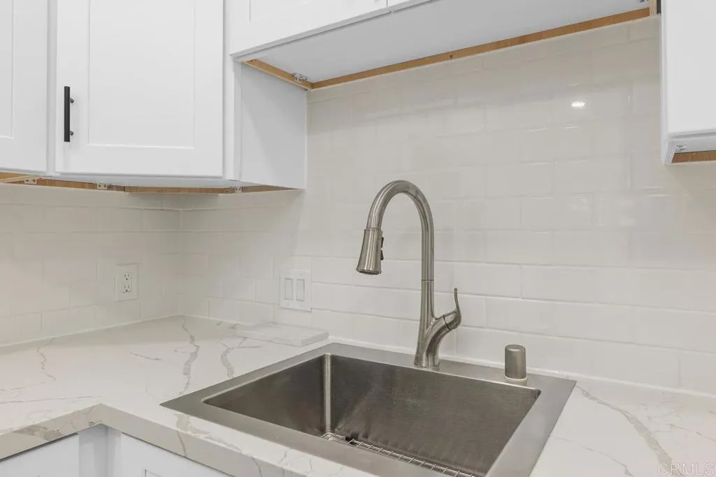 889 Bracero Road Encinitas, CA 92024 - Photo 12 of 59