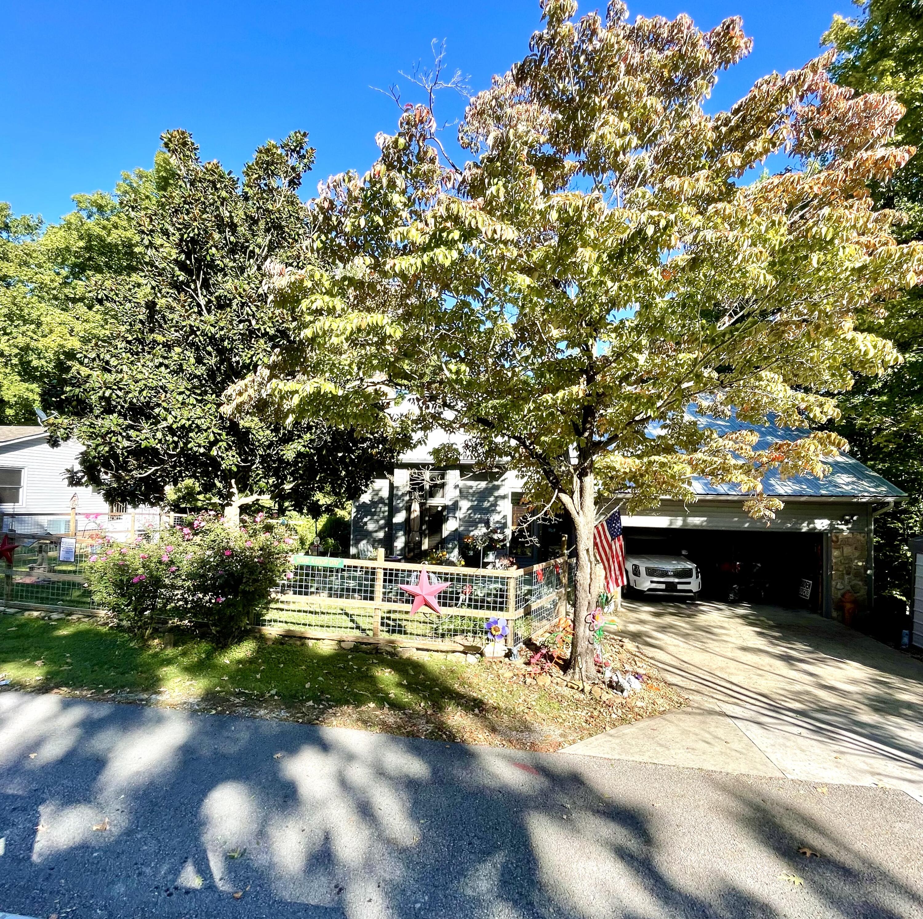 561 Eagles Bluff Road Monticello, KY 42633 - Photo 2 of 53 21180229-6F7A-4C50-ABC3-0FF557E233A0