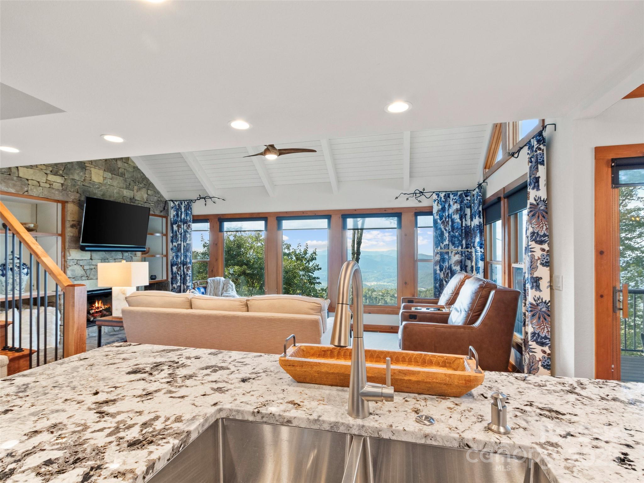 430 Rhododendron Lane Burnsville, NC 28714 - Photo 15 of 44