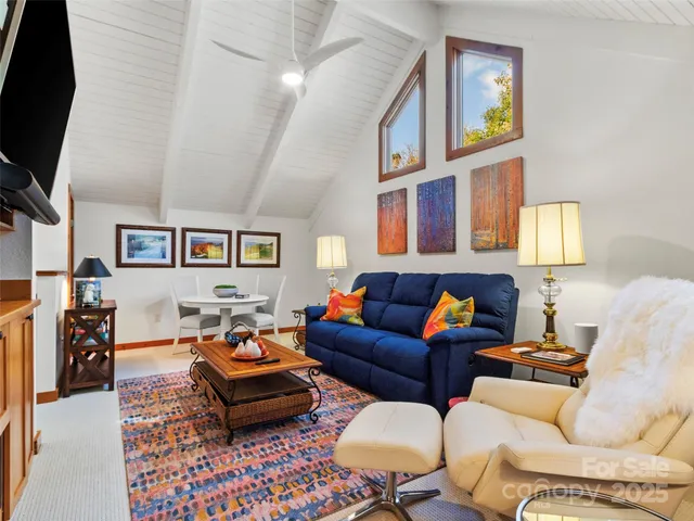 $1,350,000 | 430 Rhododendron Lane, Burnsville, NC 28714