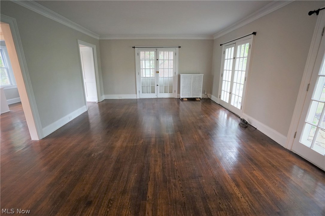 3280 Chadbourne Road Cleveland, OH 44120 - Photo 4 of 27