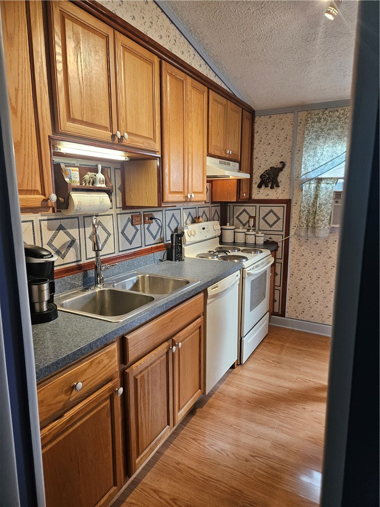 84 Wayfaring Lane Greece, NY 14612 - Photo 5 of 24