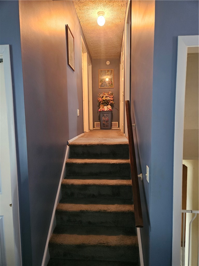 84 Wayfaring Lane Greece, NY 14612 - Photo 8 of 24