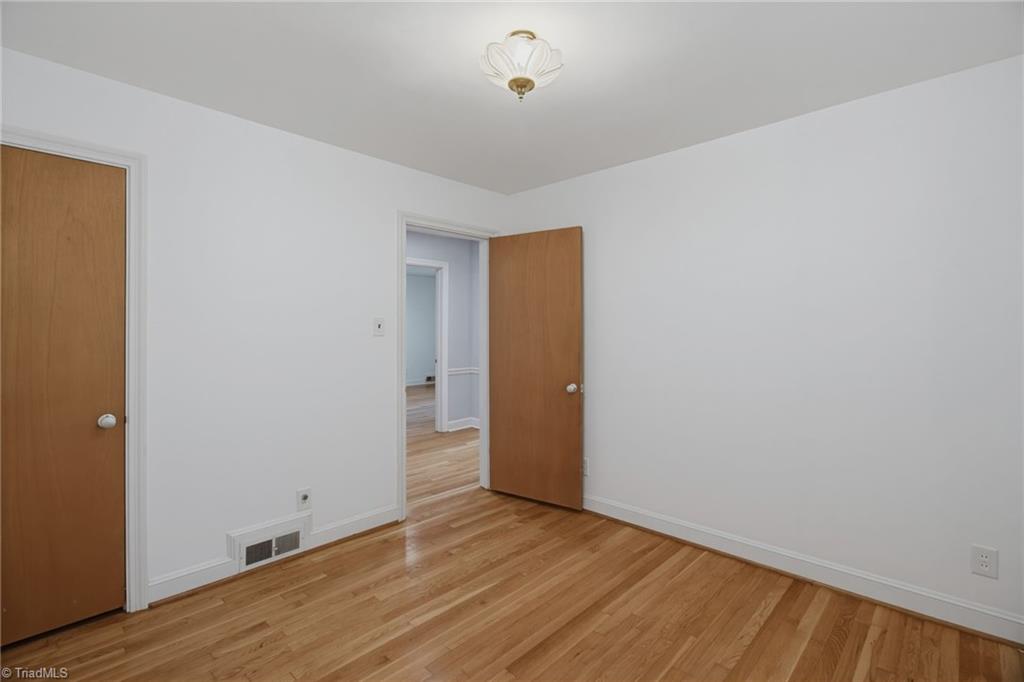 1011 Huntingdon Road Winston-Salem, NC 27104 - Photo 24 of 39 Third bedroom