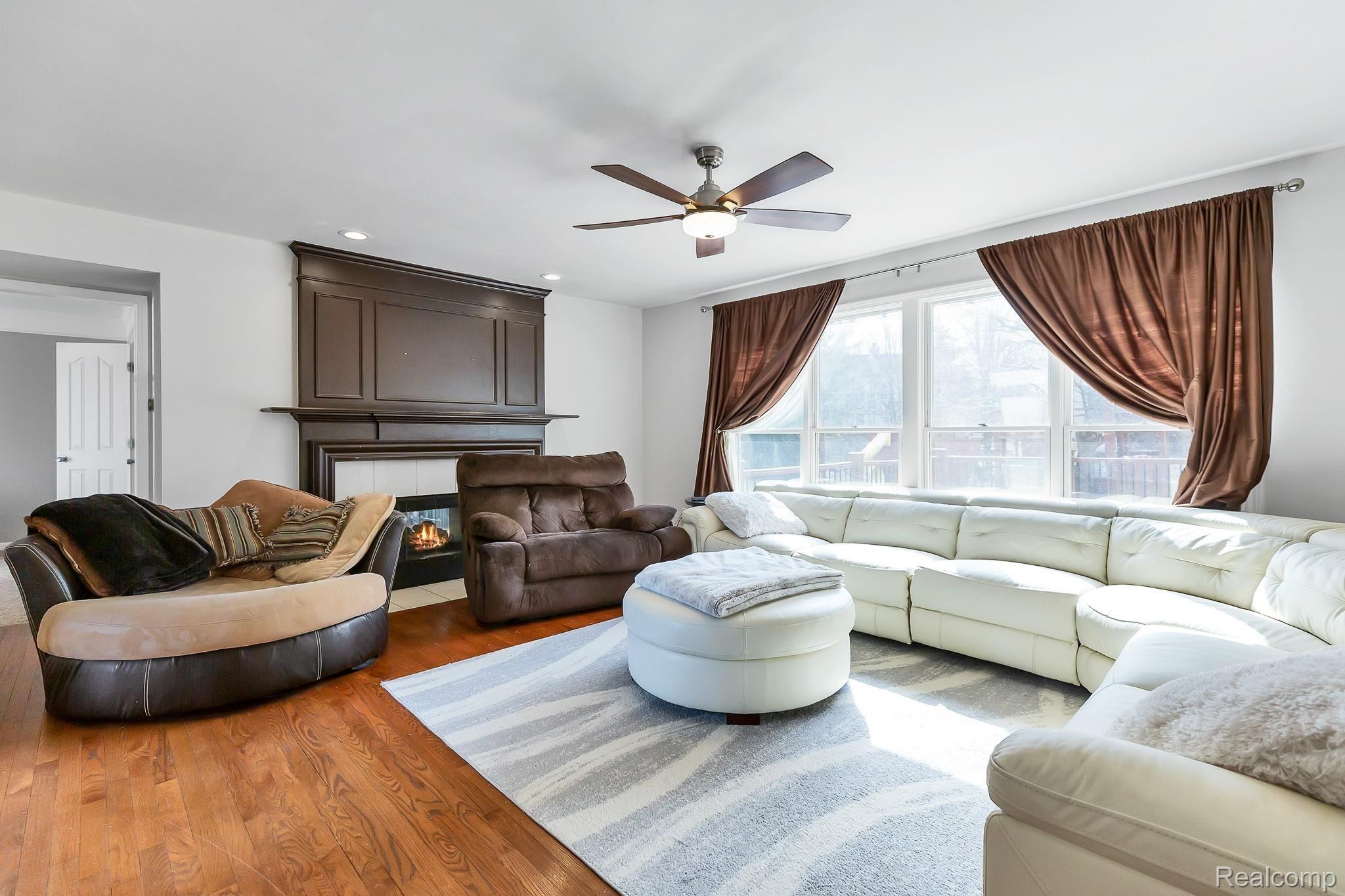 653 Wyngate Drive Rochester, MI 48307 - Photo 8 of 48 29.jpg