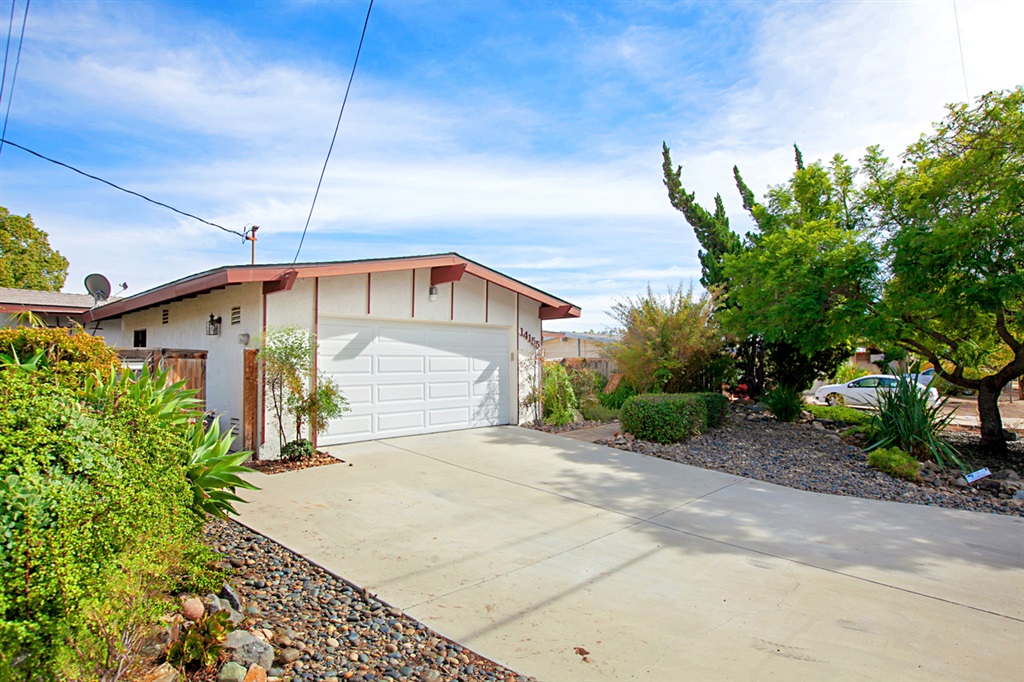 14155 Halper Road Poway, CA 92064 - Photo 2 of 20