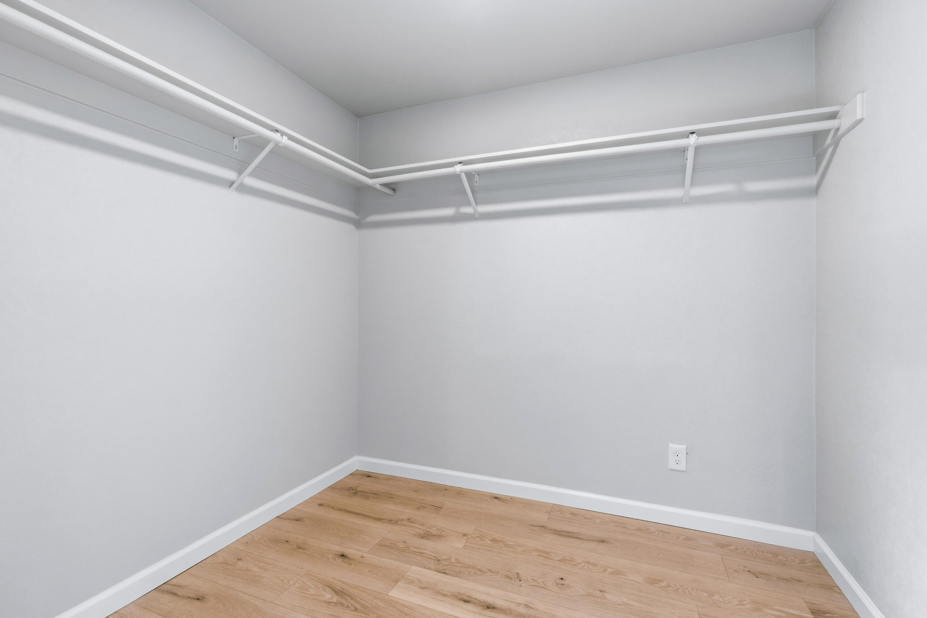 6673 Mountain View Drive Anderson, CA 96007 - Photo 10 of 42 a view of an empty walk in closet