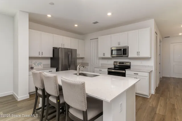 $2,900 | 699 Veridian Circle Northwest, Palm Bay, FL 32907