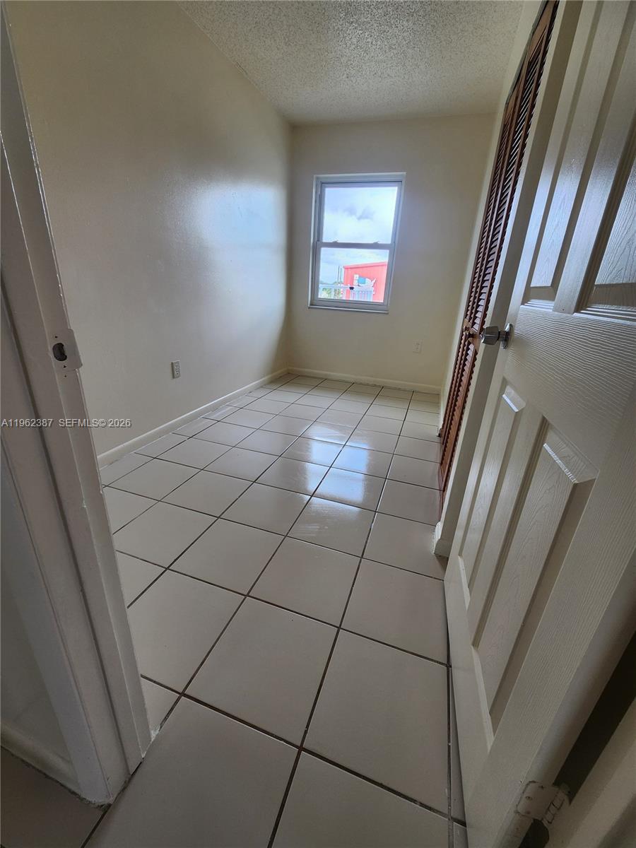 4131 Commercial Drive Sebring, FL 33870 - Photo 13 of 20 a view of a hallway