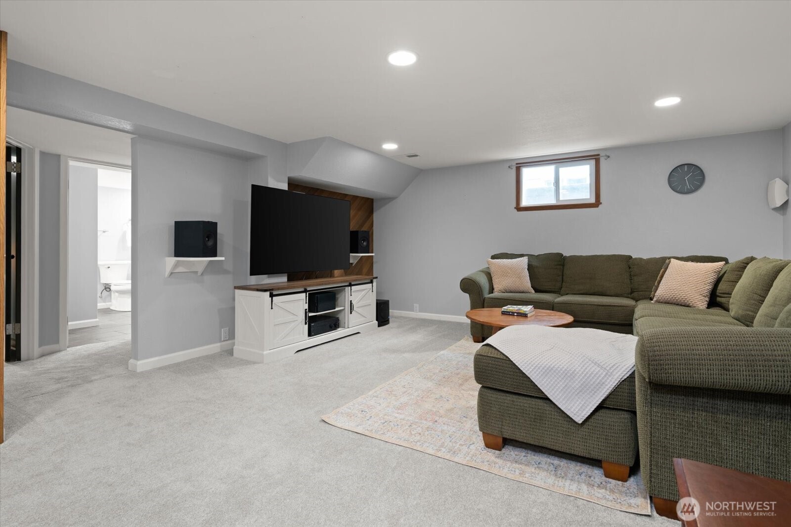 2129 42nd Avenue Southwest Seattle, WA 98116 - Photo 17 of 40