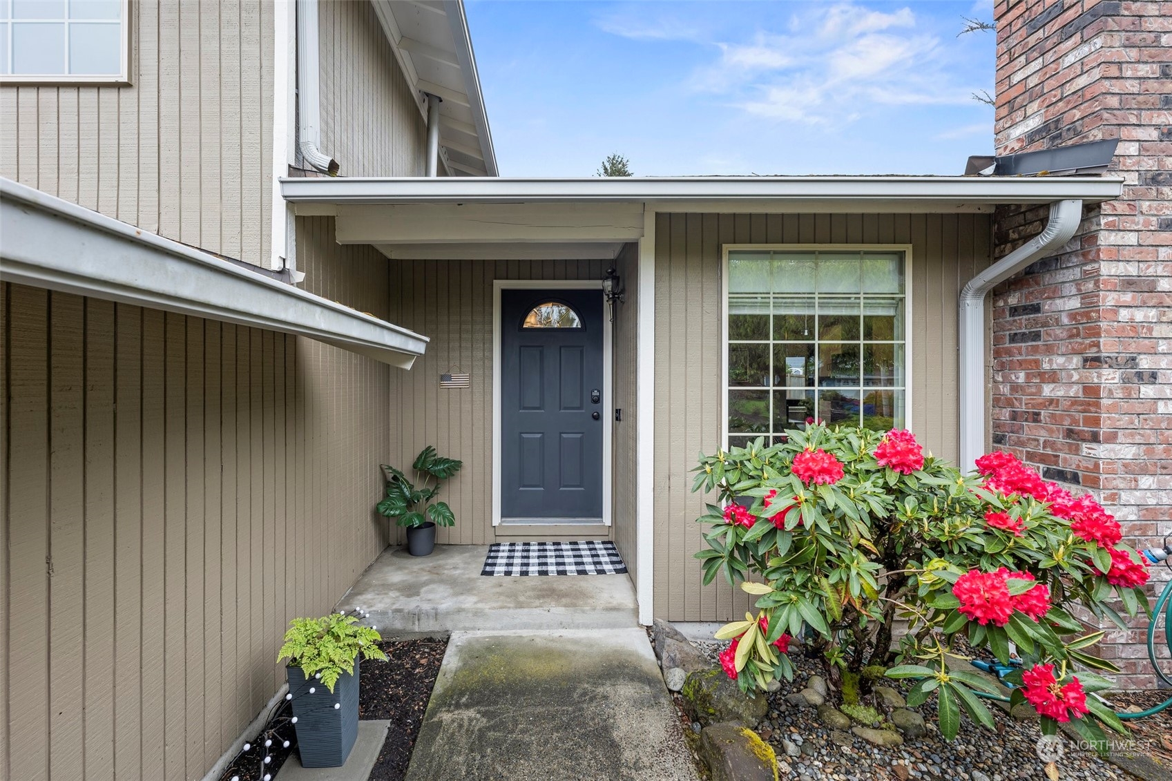 66 Bonney Street Steilacoom, WA 98388 - Photo 4 of 40 a front view of a house