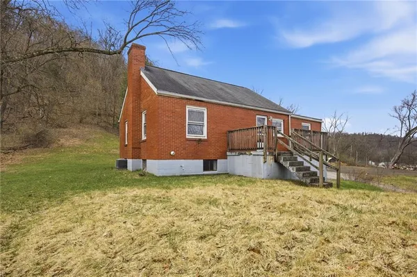 $140,000 | 105 Pine Street, Trafford, PA 15085