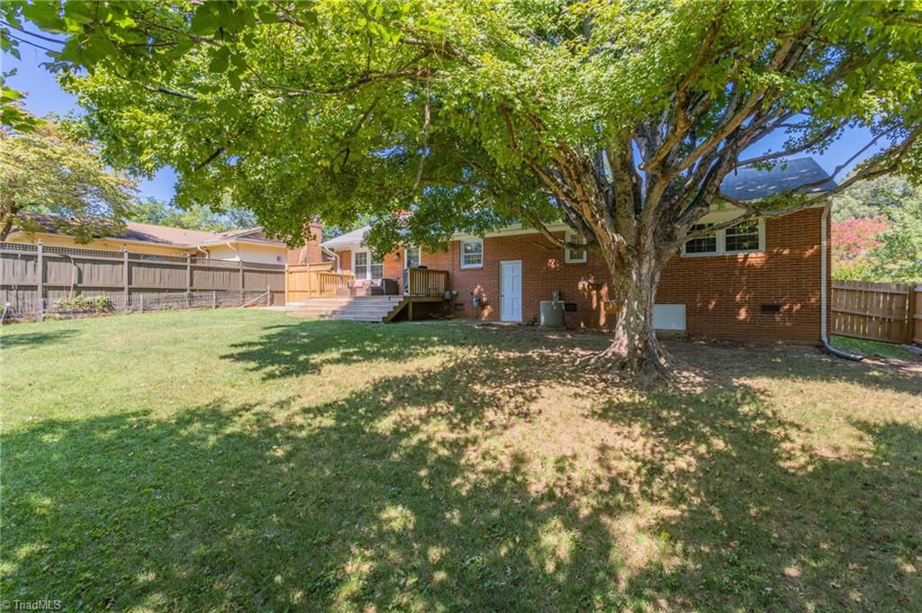 606 Shawnee Road Greensboro, NC 27403 - Photo 4 of 33 Gallery Image 4