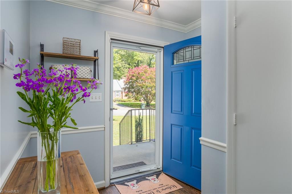 606 Shawnee Road Greensboro, NC 27403 - Photo 5 of 33 Gallery Image 5
