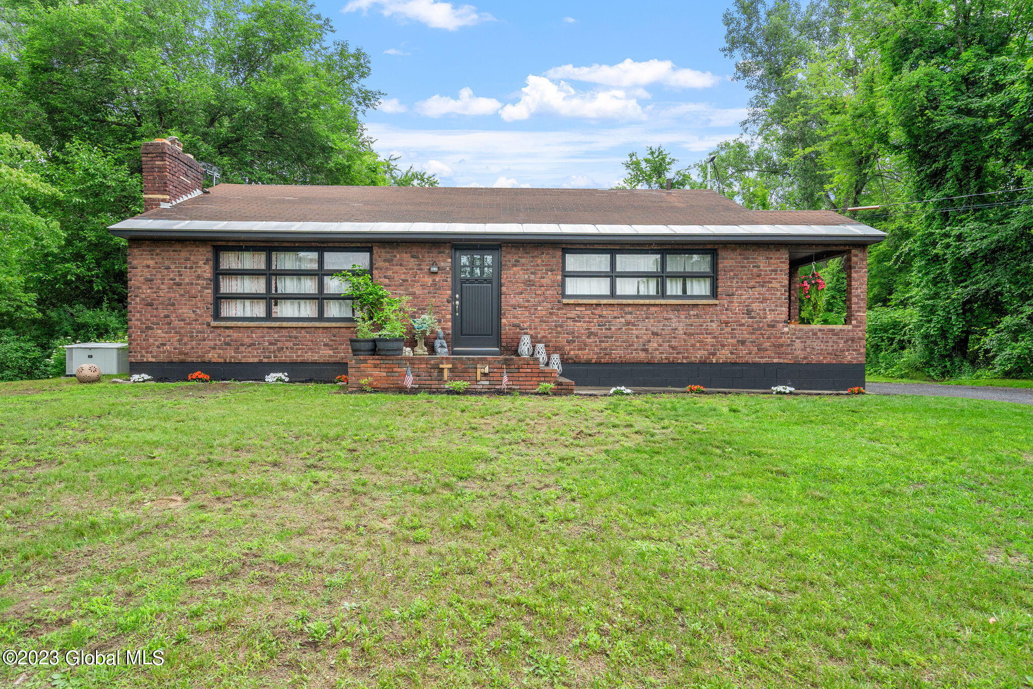 2742 Curry Road Colonie, NY 12303 - Photo 1 of 30 1-web-or-mls-2742-curry-rd